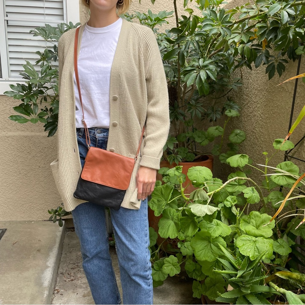 Vintage black/caramel Vera Pelle leather crossbody bag